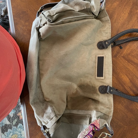 You’ll love this overnight bag or it could be used for computer bag. - Picture 2 of 2